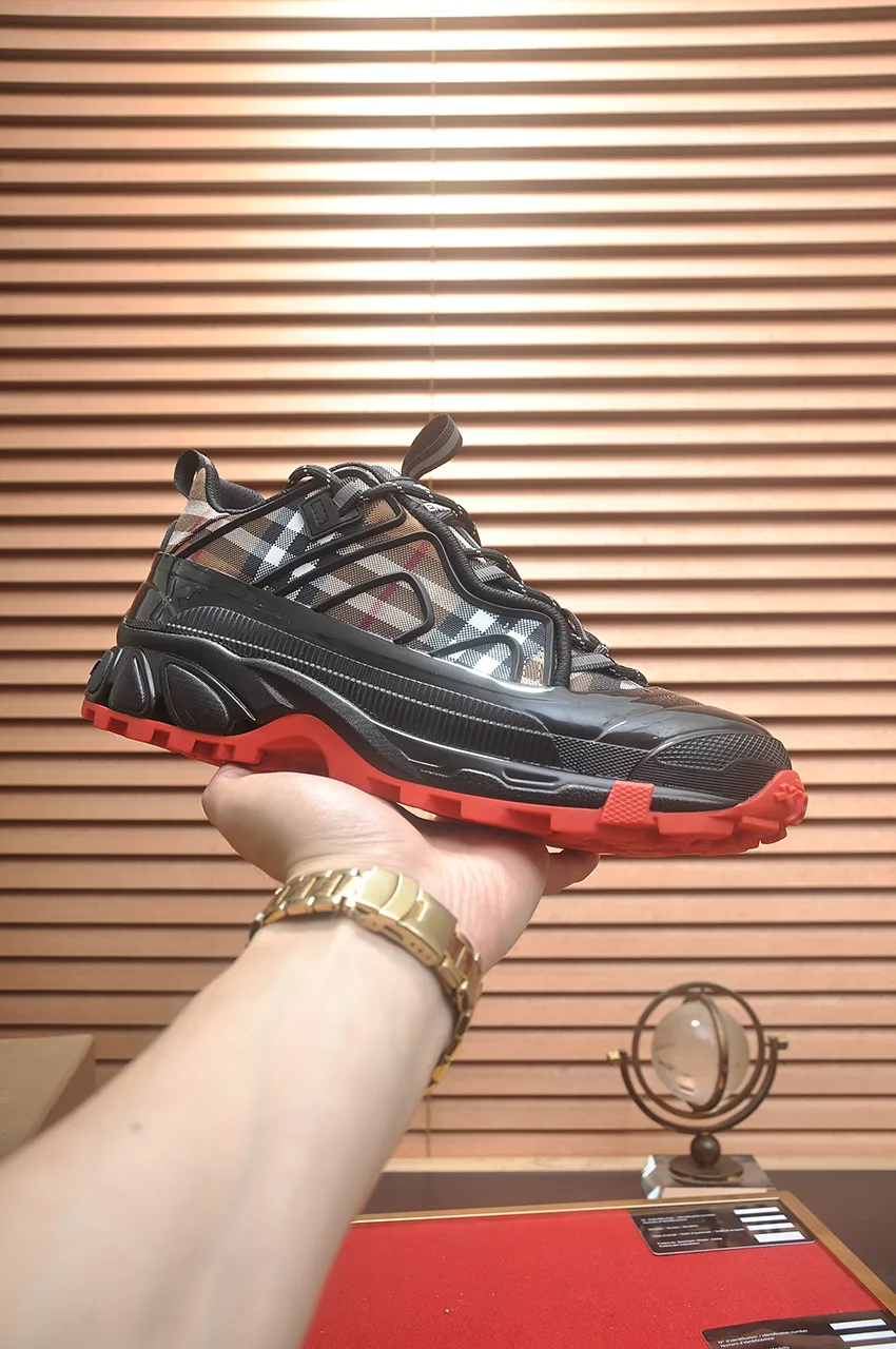 Men's shoes 💰680💶[Burberry] (cowhide lining) classic low-top sneakers｜Imported cowhide with classic plaid fabric｜Cow leather lining｜Original outsole｜Fine workmanship and comfortable to wear Size: 38-44 (customized at 45)